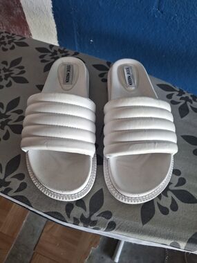 Steve Madden Women's White Padded Slide Sandals